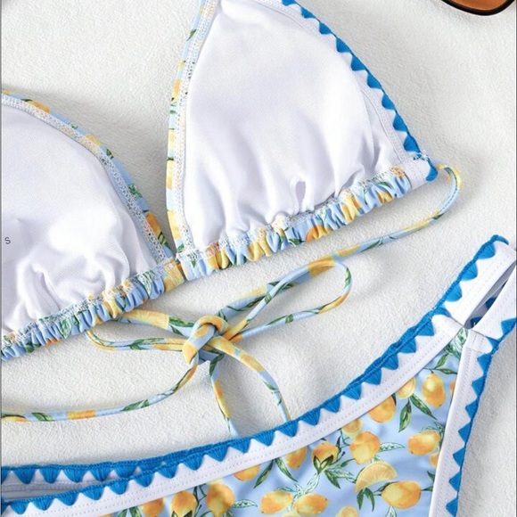 2/$20 adorable size medium blue stitched lemon bikini - Picture 5 of 7